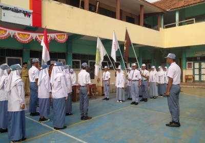 Upacara Serah Terima Jabatan Organisasi OSIS, PMR Dan Rohis SMK Baitussalam Peri