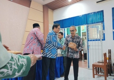 Pembinaan Guru & Karyawan Oleh Ketua Yayasan Pendidikan & Da'wah Baitussalam Kot