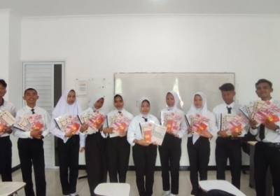 Penerimaan Buku Untuk Peserta magang