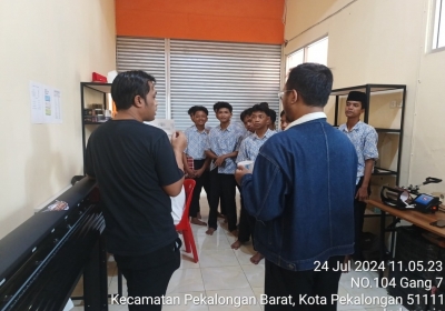 Praktisi Dunia Kerja Mengajar Di SMK Bersama Brandtalk