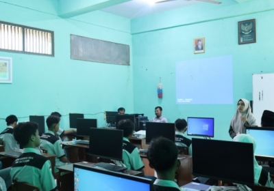Praktisi Dunia Kerja Mengajar Di SMK Bersama Brandtalk