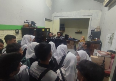 Pembelajaran dari industri program keahlian DKV di BatikTV