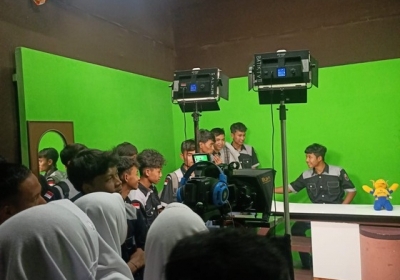 Pembelajaran dari industri program keahlian DKV di BatikTV