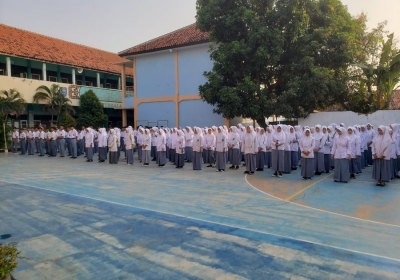  Apel Pagi dipimpin Ibu Kepala Sekolah Sebagai Bentuk Budaya Positif 