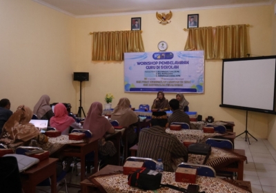 Workshop Pembelajaran Guru di Sekolah 