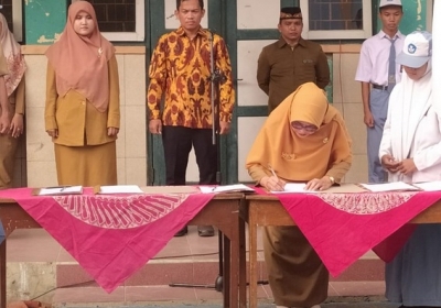 Upacara Serah Terima Jabatan Organisasi OSIS, PMR Dan Rohis SMK Baitussalam Peri